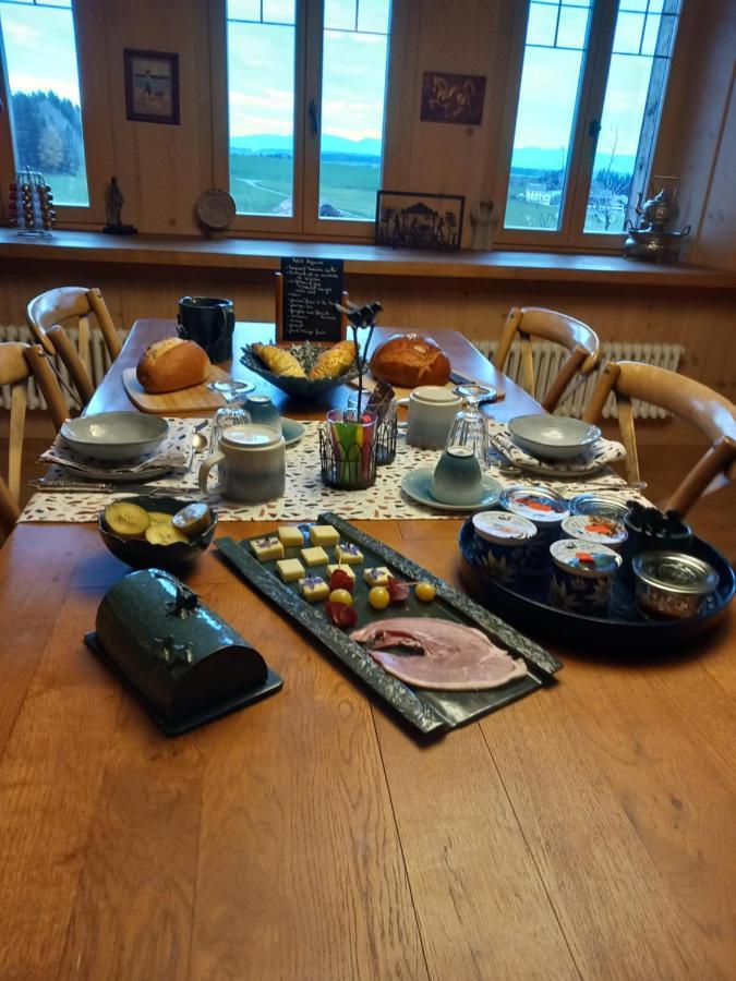 Bed and Breakfast Les Abeilles Romont Esterno foto