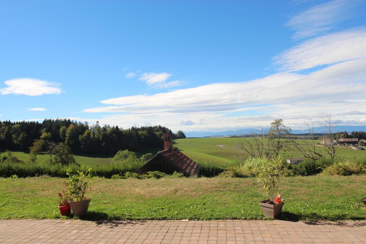 Bed and Breakfast Les Abeilles Romont Esterno foto